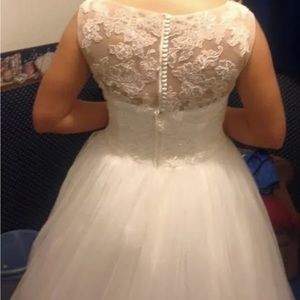 David’s Bridal Wedding Dress- Size 12